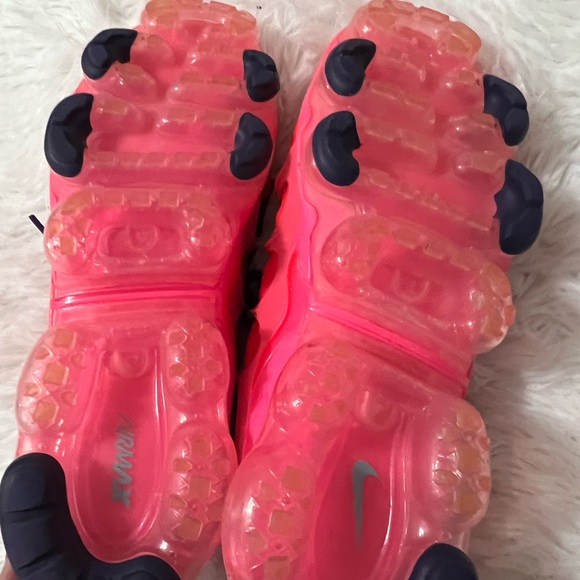 Nike shoes  good condition, Nike vapor max - Picture 4 of 4